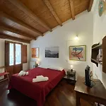 House Quattro Canti