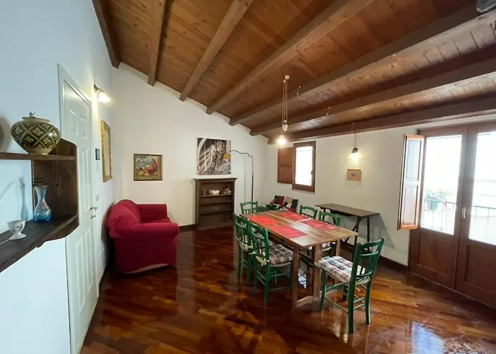 House Quattro Canti